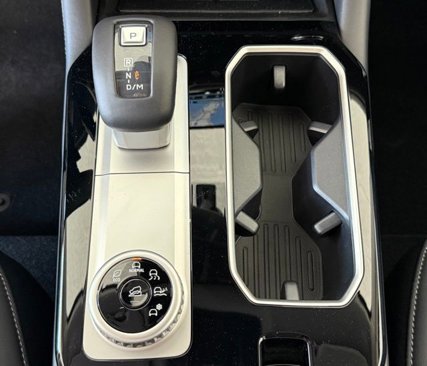 New 2025 Mitsubishi Outlander SE image 8
