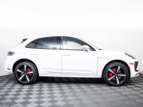 Certified 2023 Porsche Macan S image 9