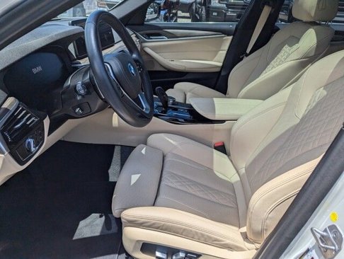 Used 2023 BMW 530e w/ Convenience Package image 10