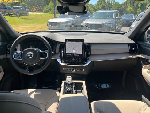 New 2026 Volvo XC90 B6 Plus w/ Protection Package Premier image 14