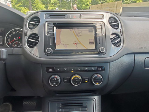 Used 2017 Volkswagen Tiguan Sport image 15