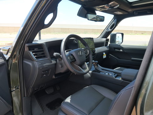 Used 2025 Lexus GX 550 image 17