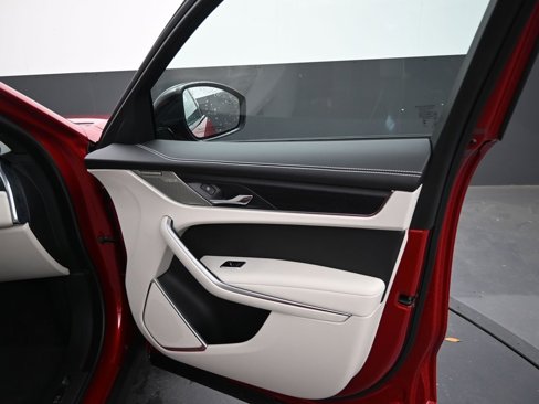 New 2026 Jaguar F-PACE R-Dynamic S image 9