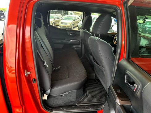 Used 2017 Toyota Tacoma TRD Off-Road image 50