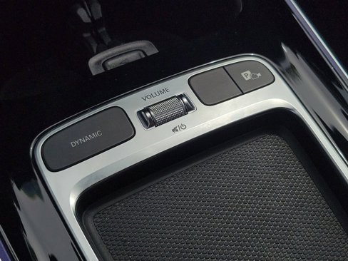 Certified 2025 Mercedes-Benz GLB 250 image 28