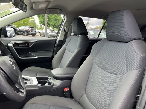 Used 2020 Toyota RAV4 LE w/ Carpet Mat Package image 12