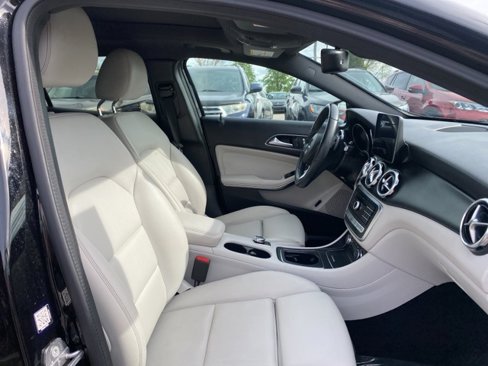 Used 2019 Mercedes-Benz GLA 250 4MATIC image 31