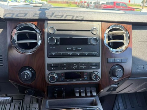 Used 2011 Ford F350 Lariat w/ Lariat Interior Pkg image 32