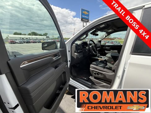 New 2025 Chevrolet Silverado 1500 LT Trail Boss w/ Convenience Package II image 19