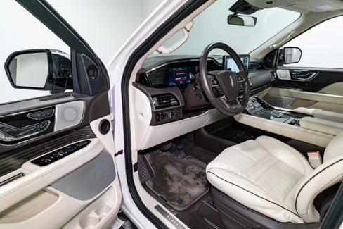 Used 2024 Lincoln Navigator Black Label image 14