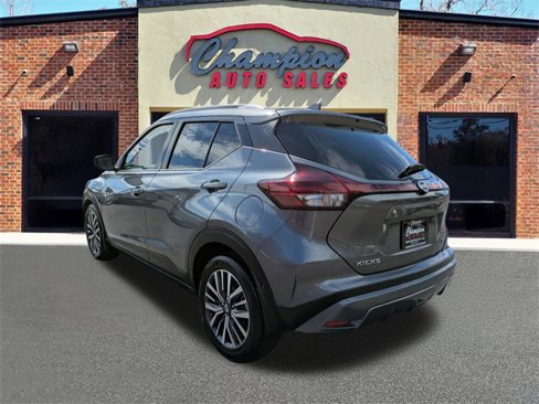 Used 2021 Nissan Kicks SV image 7