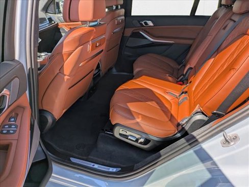 New 2026 BMW X7 M60i image 16