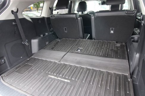 Used 2022 Toyota Highlander Platinum image 32