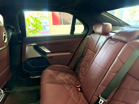 Used 2024 BMW 760i xDrive w/ Premium Package 2 image 21
