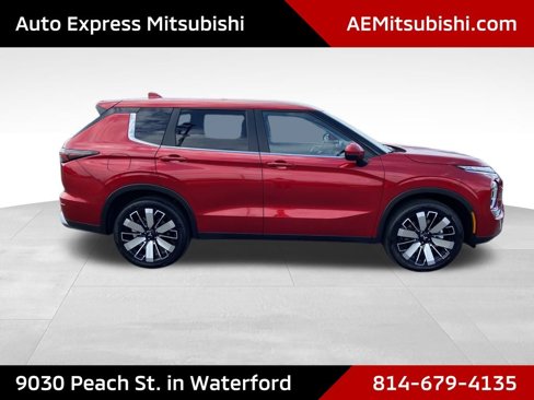 New 2025 Mitsubishi Outlander SE image 8