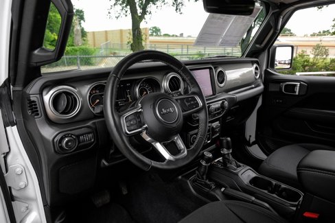Used 2022 Jeep Wrangler Unlimited Sahara w/ Cold Weather Group image 26
