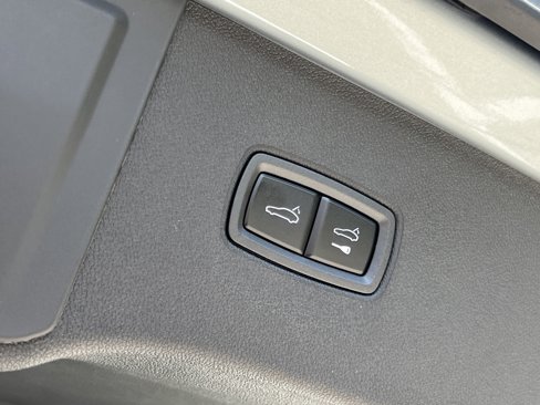 New 2025 Porsche Cayenne image 20