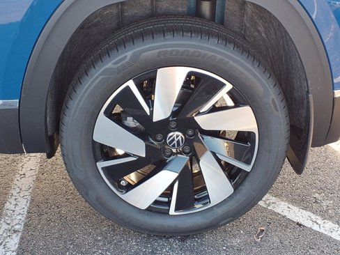 New 2025 Volkswagen Atlas Cross Sport SEL image 23
