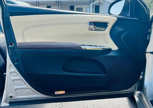 Used 2013 Toyota Avalon Limited image 20