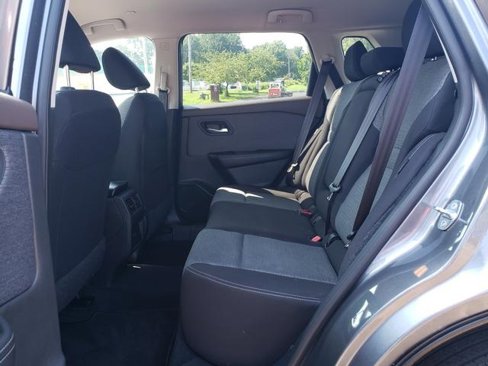 Used 2023 Nissan Rogue SV image 14