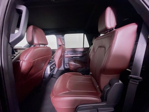 Used 2024 Ford Expedition Limited image 29