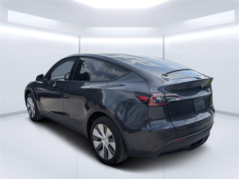 Used 2024 Tesla Model Y Long Range image 5