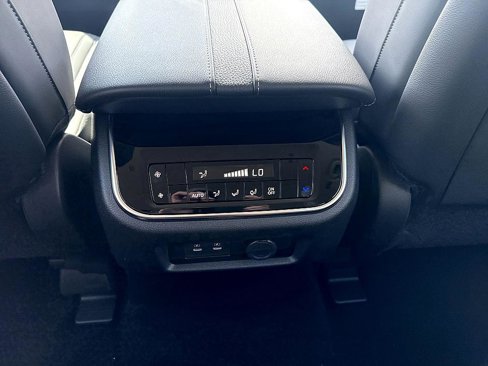 New 2025 Nissan Armada SV image 21