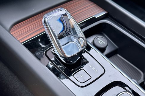 New 2026 Volvo V60 B5 Cross Country Ultra w/ Climate Package image 19