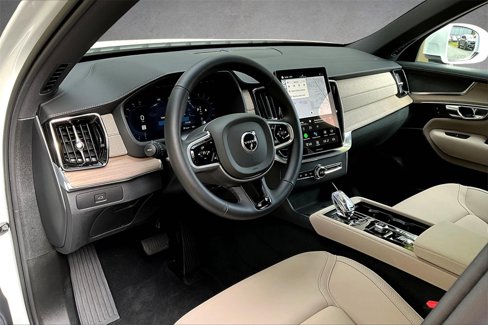 Certified 2025 Volvo XC90 B5 Core w/ Climate Package image 14
