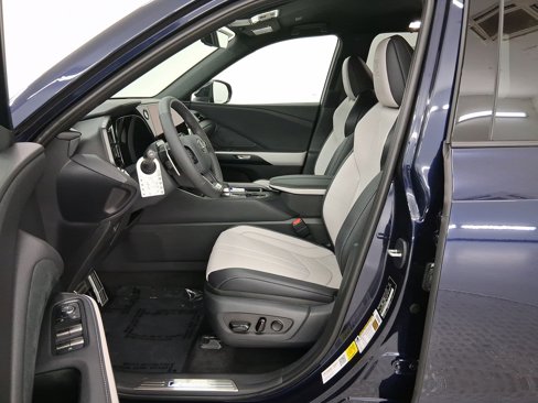 New 2025 Lexus TX 500h AWD image 5