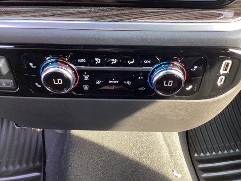 New 2026 GMC Sierra 1500 Elevation image 24