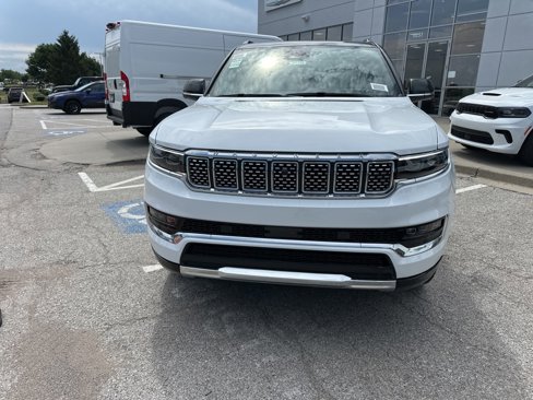 New 2025 Jeep Grand Wagoneer 4WD image 10