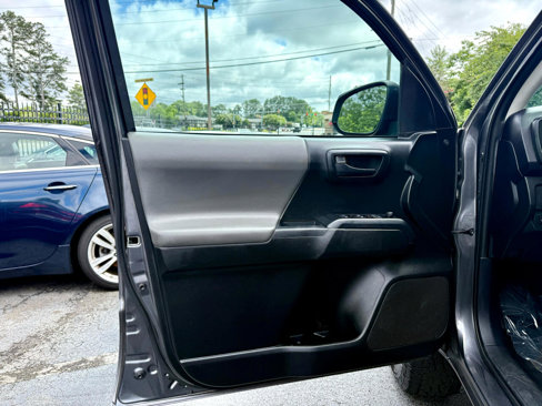 Used 2019 Toyota Tacoma SR w/ SR Convenience Package image 13