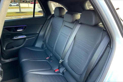 Used 2025 Mercedes-Benz GLC 300 4MATIC image 12