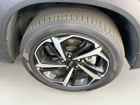 Used 2023 Chevrolet TrailBlazer RS w/ Convenience Package image 11