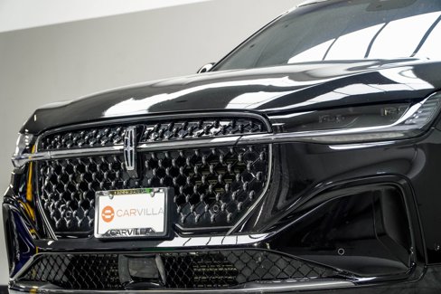 Used 2024 Lincoln Nautilus Reserve w/ Equipment Group 202A image 2