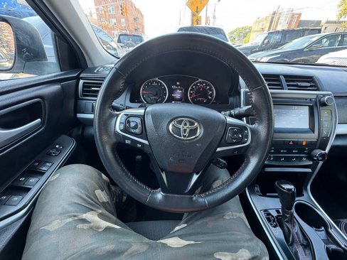Used 2017 Toyota Camry SE image 20