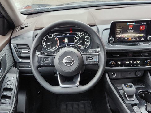 Used 2023 Nissan Rogue SV image 31