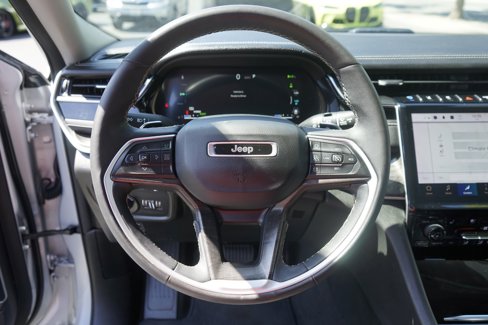 Used 2023 Jeep Grand Cherokee 4WD 4xe w/ Luxury Tech Group II image 13