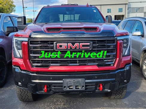 Used 2025 GMC Sierra 2500 AT4X image 2