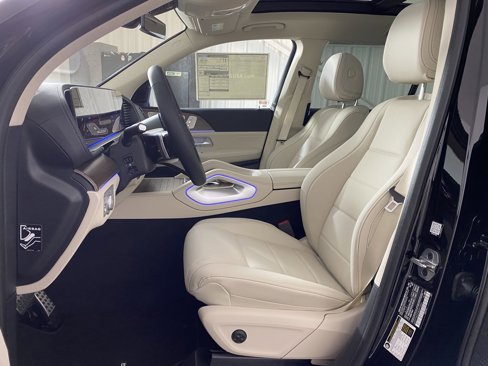 New 2025 Mercedes-Benz GLS 450 4MATIC image 4
