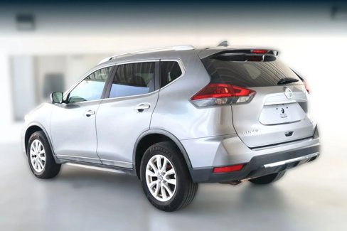 Used 2018 Nissan Rogue SV w/ Premium Package image 9