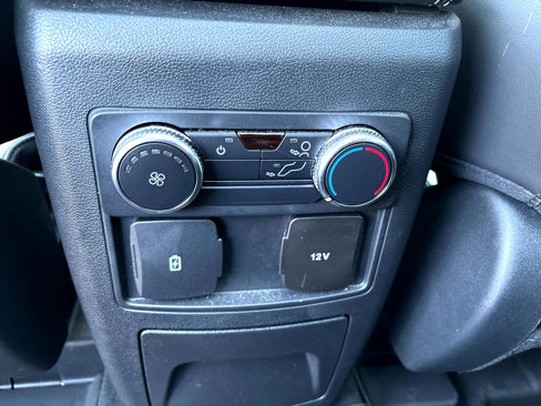 Used 2022 Ford Explorer XLT w/ Equipment Group 202A image 28
