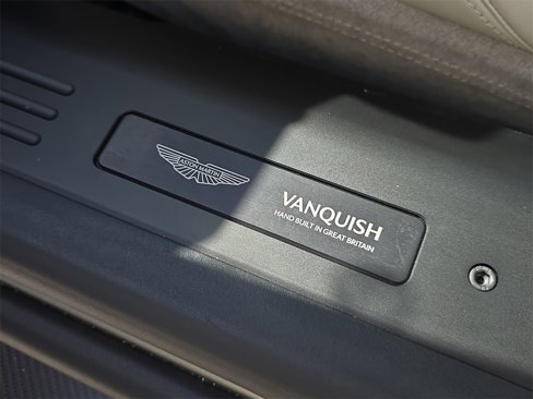 New 2025 Aston Martin Vanquish image 17
