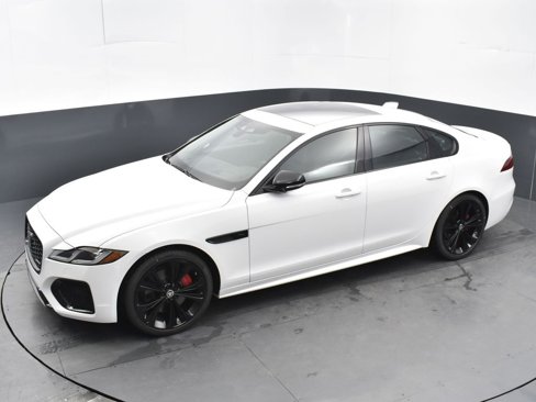 Used 2024 Jaguar XF R-Dynamic SE image 36