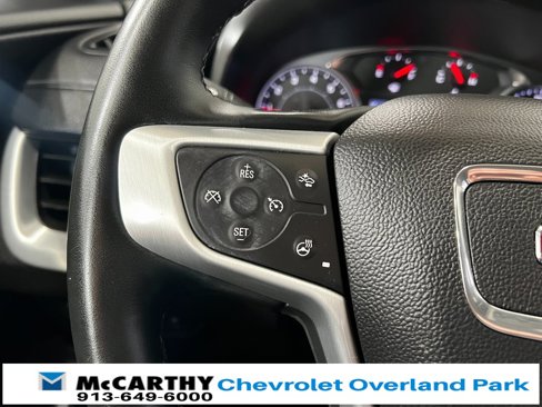 Used 2024 GMC Terrain SLT image 13