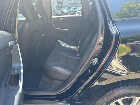 Used 2016 Volvo XC60 T5 w/ Proximity Package image 21