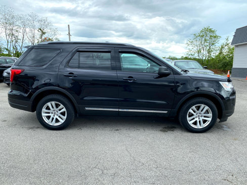 Used 2019 Ford Explorer XLT image 4