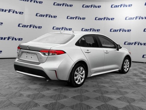 Used 2022 Toyota Corolla LE image 6