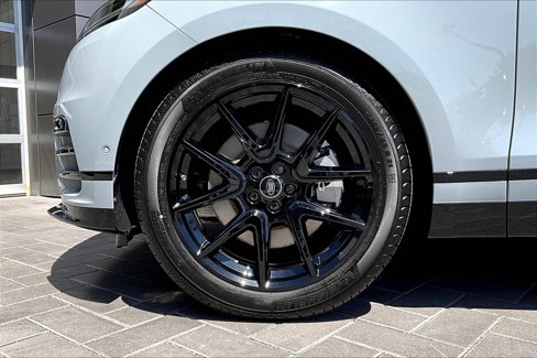 New 2026 Land Rover Range Rover Velar Dynamic SE image 12